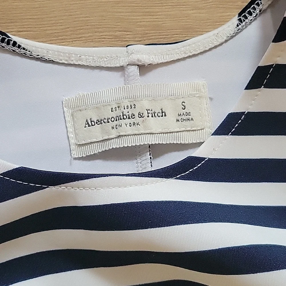 Abercrombie & Fitch Navy and White Striped Midi Dress - Picture 4 of 5